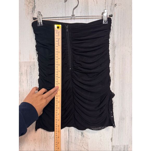 Windsor Privy Black Ruched Lace Mini Skirt | Bodycon Dressy Club Skirt Size Medi - Picture 6 of 11